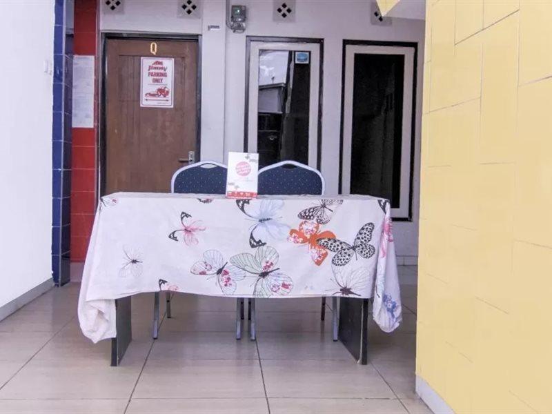 Oyo 3317 Maju Jaya Homestay Syariah Bogor Esterno foto